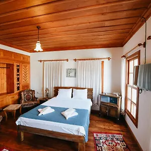 Manolian şirince Otel